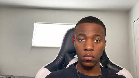 SIGNS A WOMAN HAS LOW SELF ESTEEM