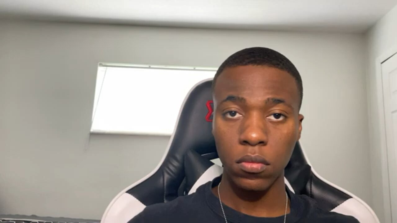 SIGNS A WOMAN HAS LOW SELF ESTEEM