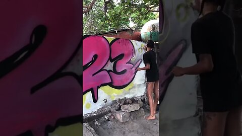 GIRL DOES AWESOME GRAFFITI PIECE ‎️‍🔥#graffiti #graffitiart #shorts