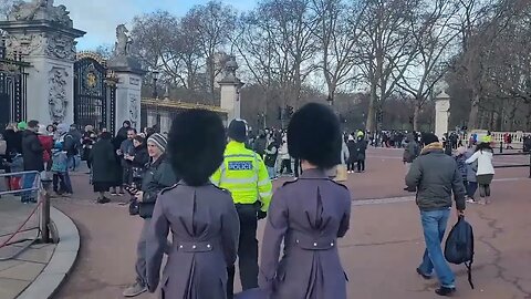 The kings guards get a police escort make way #buckinghampalace