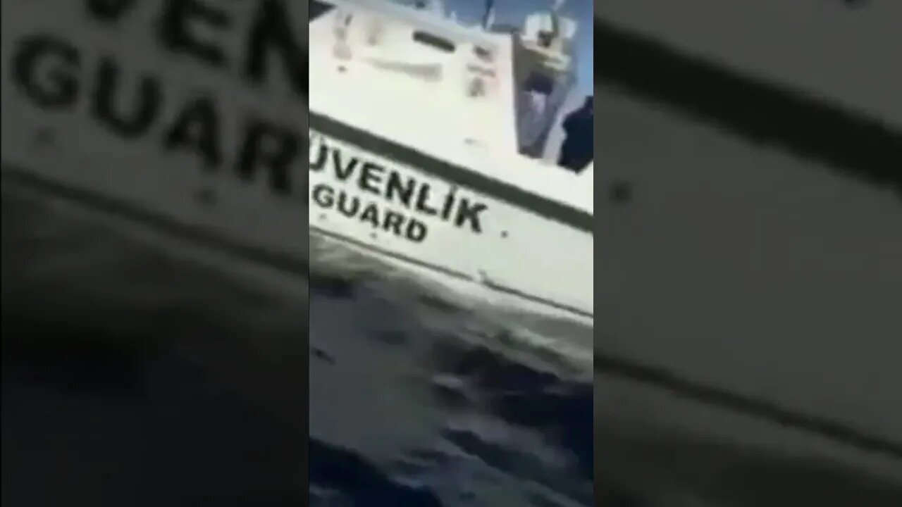 Migrants VIDEO: Turkish coast guard (Sahil Güvenlik) falls on a boat with migrants