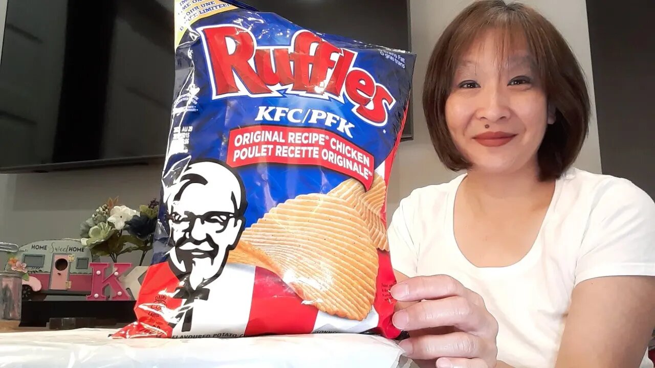 Wanna eat with me Wednesdays?*** ASMR/Mukbang-ish***Ruffles KFC Flavored Chips!