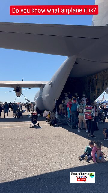 Do you know what airplane it is? ✈️ #aviatic #robertTraveler #pilot #usanavy #navy
