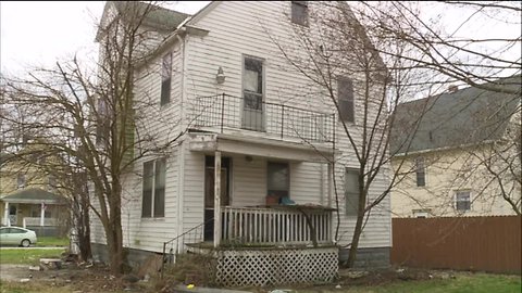 Lorain house littered with hypodermic needles among thousands of properties delinquent on taxes