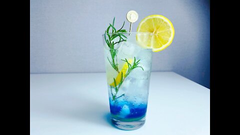 Making simple blue lemonade with home cafe lemon puree