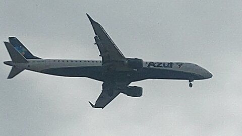 Embraer 195 PR-AUN coming from Recife to Fortaleza