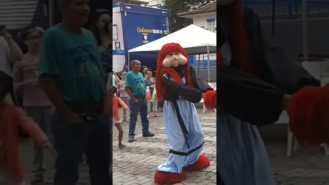 ALEGRIA DAS CRIANÇAS COM FOFÃO E PATATI DANÇANDO NA PRAÇA, LIKE