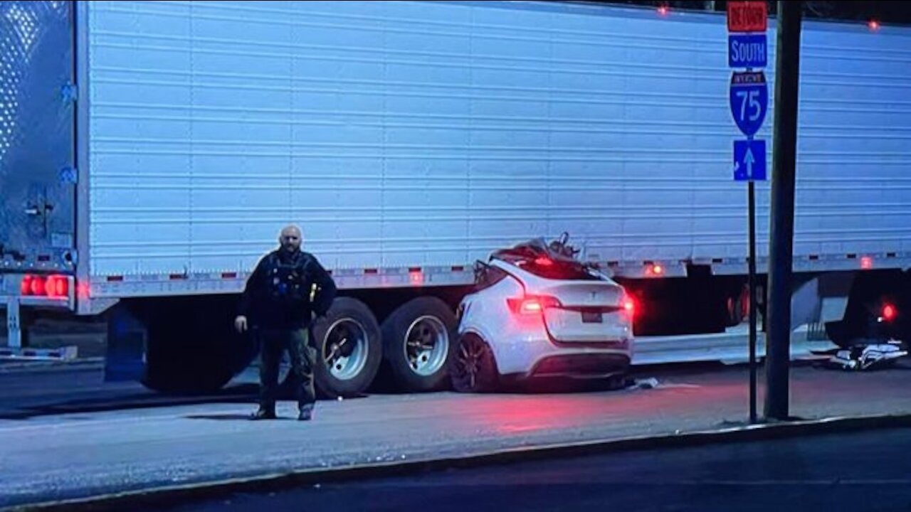 Teslas Avoiding Accidents Compilation (NEW 2021!!)