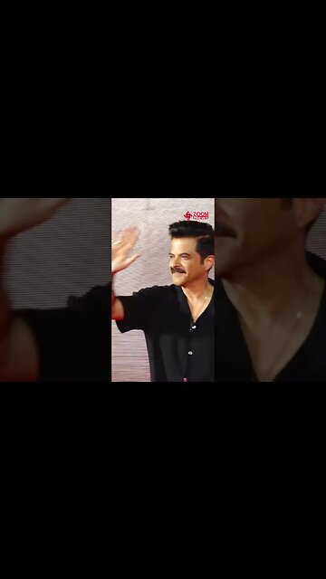 Anil Kapoor POSES with Farah Khan after posing solo at Gadar 2's success bash 😍