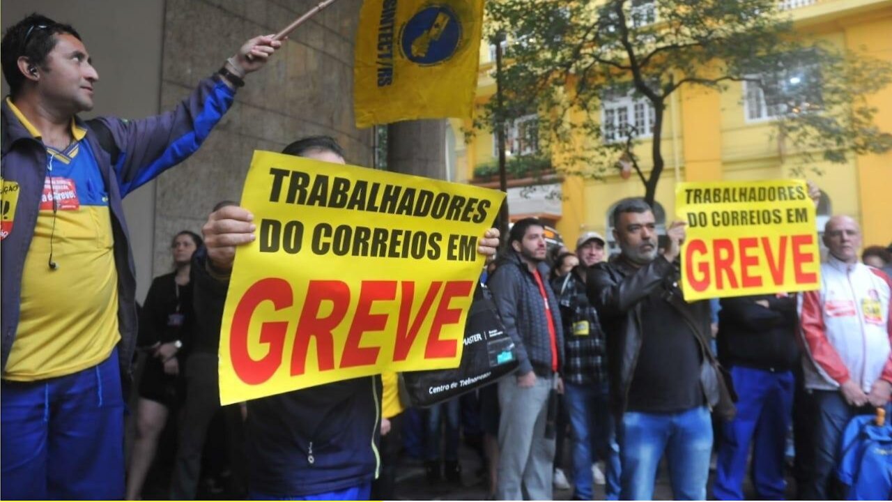 52% são contra privatização dos Correios