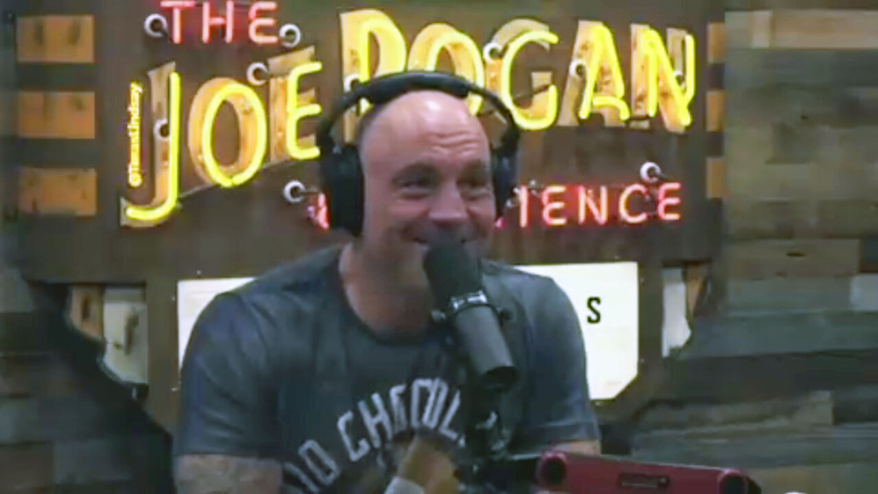 Aaron Rodgers Asked Joe Rogan How To Salvage America, "Vote Republican"