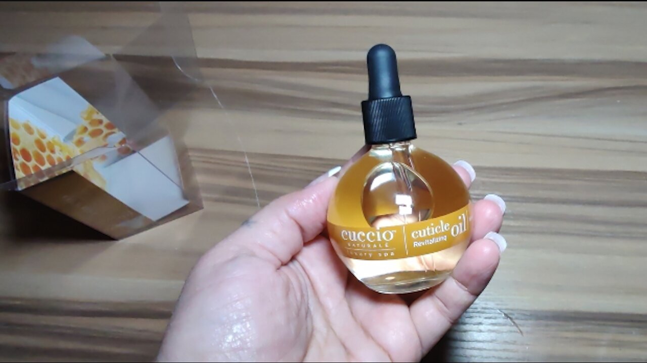 Cuccio Naturale Revitalizing Cuticle Oil