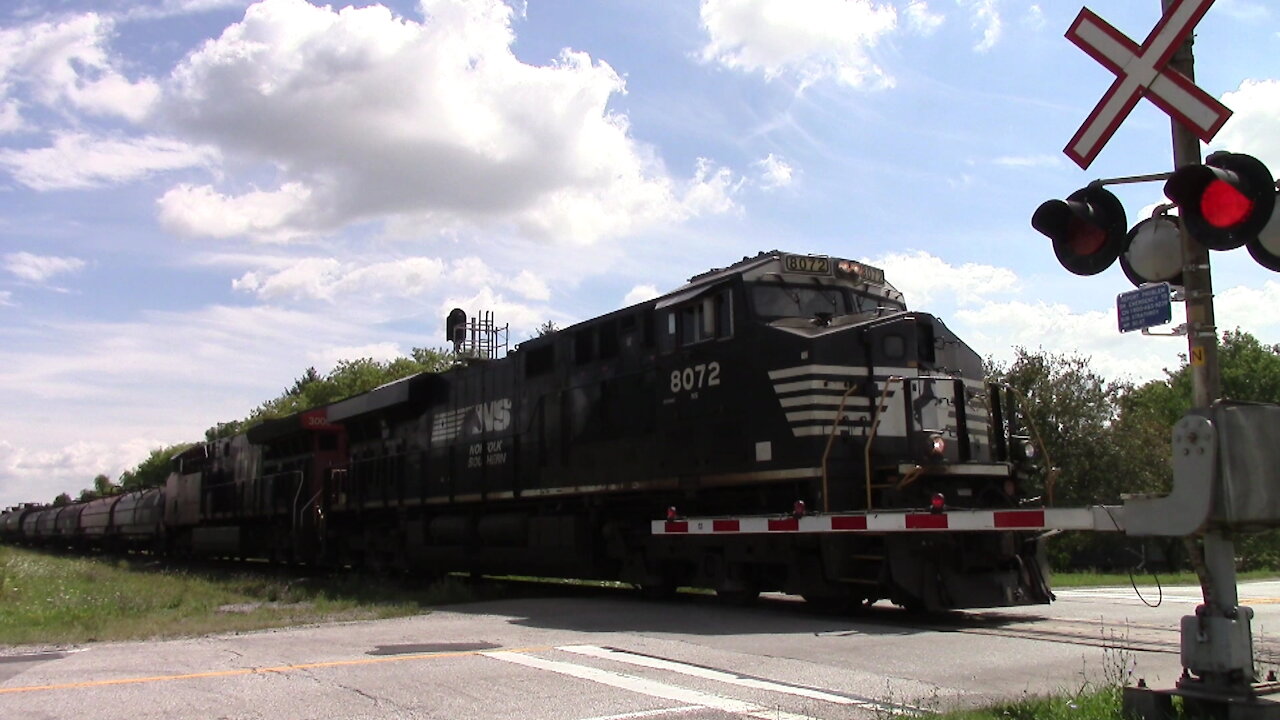 NS 8072 & CN 3000 Engines Manifest Train Westbound To Sarnia