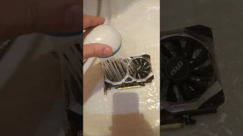 Продолжаем мыть в прямом смысле слова GeForce GTX 1650 🛠🚿 @NVIDIA @NVIDIAGeForce