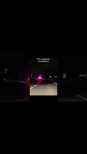 Auto sorpassa i carabinieri e ….