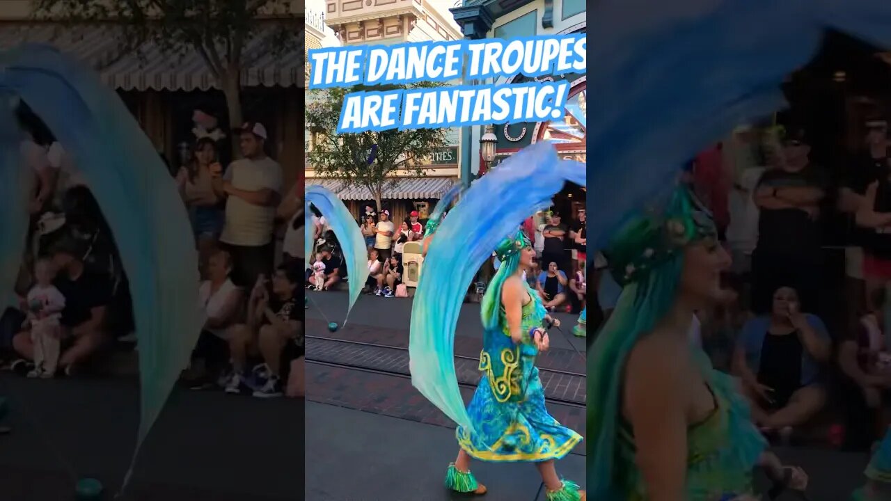 Moana dancers in Magic Happens! #magichappens #disneyland #parade #mainstreet