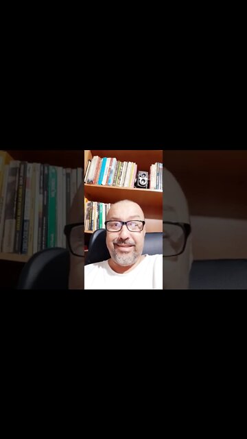 DEMOCRACIA É DEIXAR O COLEGUINHA VOTAR EM QUEM ELE QUISER