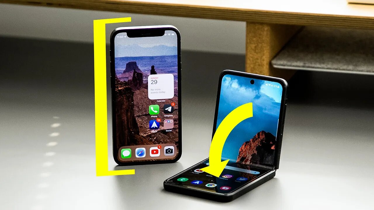 Galaxy Z Flip 3 VS iPhone 12/13 Mini - SIZE MATTERS