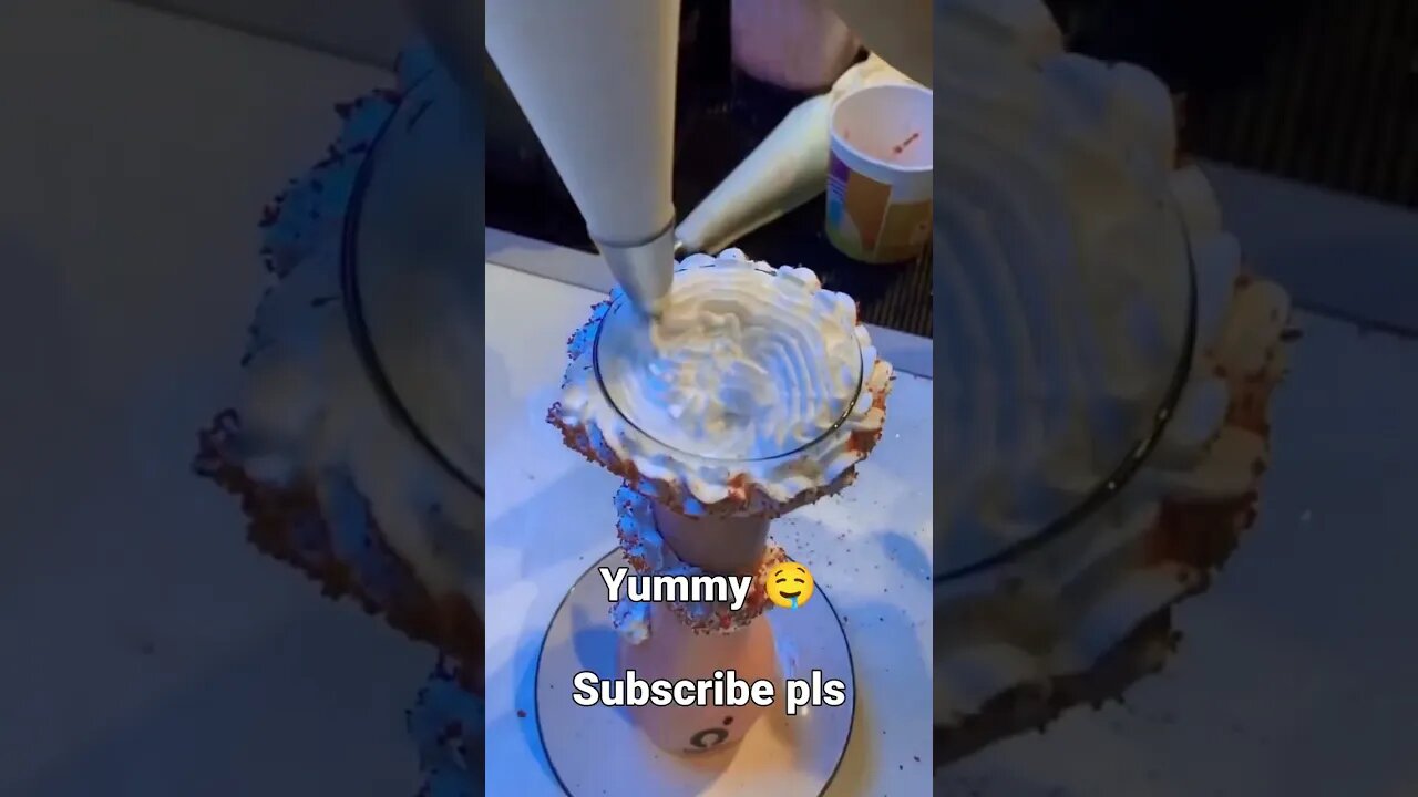 yummy 🤤#viral #india #shorts #trendingshorts #food @kanpuriya vlogger chhaya singh