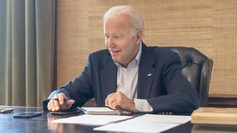 ΘΕΤΙΚΟΣ ΚΑΙ ΠΑΛΙ ΣΤΟΝ ΚΟΡΩΝΟΪΟ Ο JOE BIDEN!