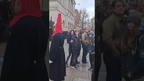 Tourist hiding behind her son #thekingsguard