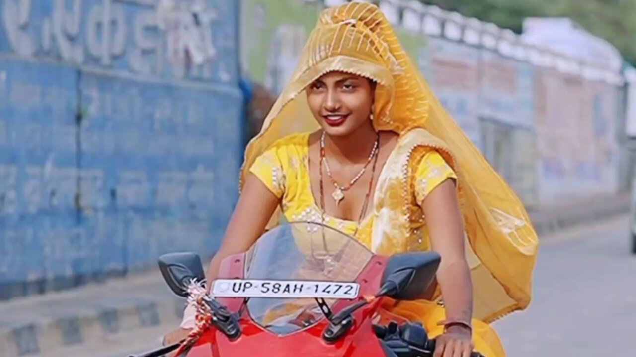 Indian Girl Ride a Bike in saree | Desi Girl