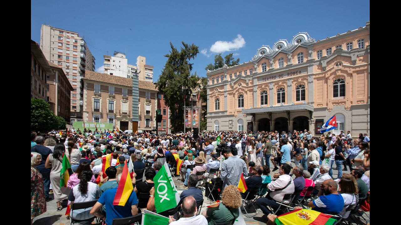 Defensa de la mujer por VOX| "Más muros y menos que no respetan a las mujeres", Abascal en Murcia