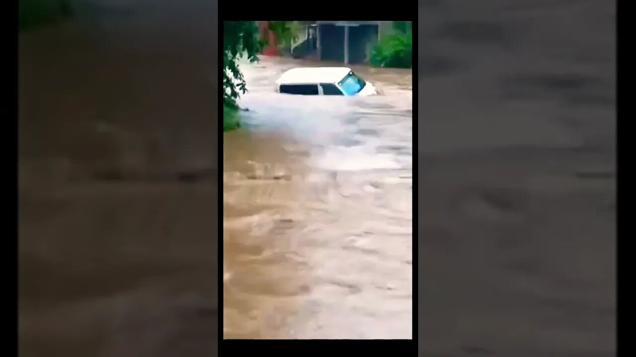 Vehicle Sinks in Flood #shortsfeed #shorts #shortsvideo #yt