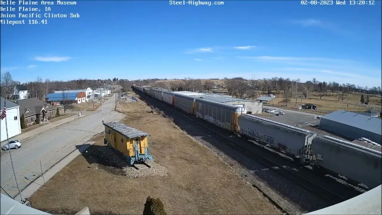 UP 1995 Leading EB Manifest at Belle Plaine, IA on February 8, 2023