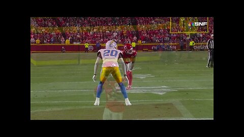 Mahomes' 20th TD pass of 2024 hits Hopkins, boosting Chiefs' lead vs. Chargers