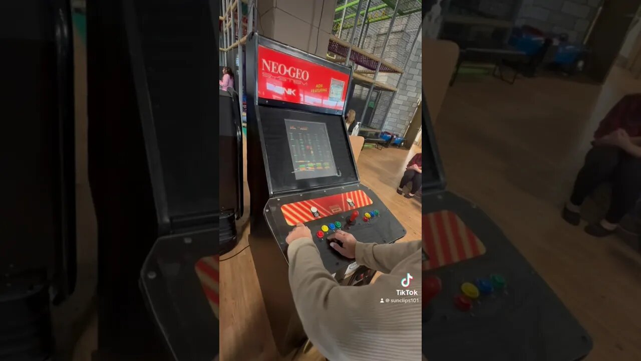 My dad playing Burger Time at little K’s birthday party #birthday #arcade #videogames #family