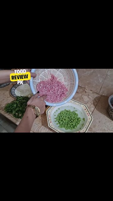 The recipe for making aloo keema matar