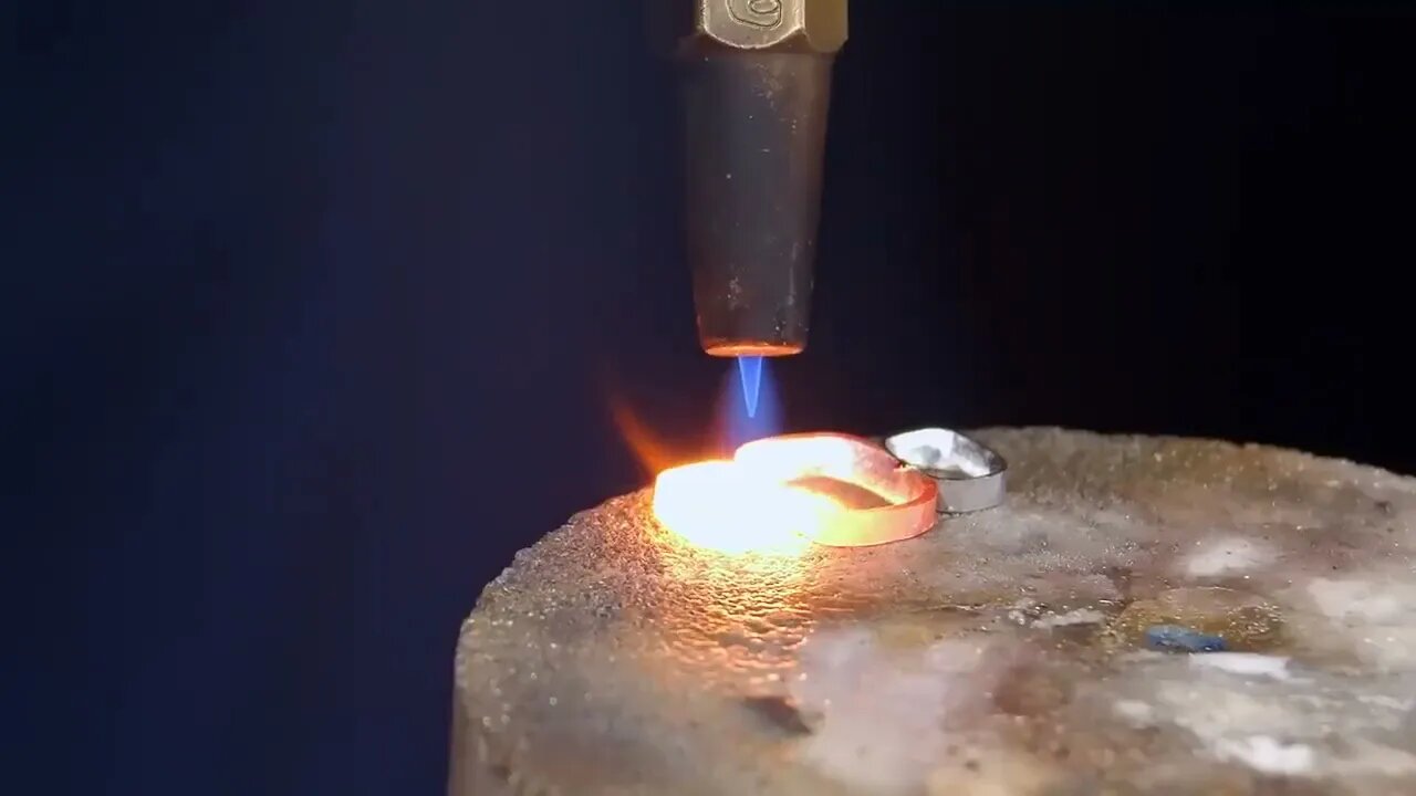 Making a HUGE 5 Carat Sapphire Ring by Hand – STUNNING!