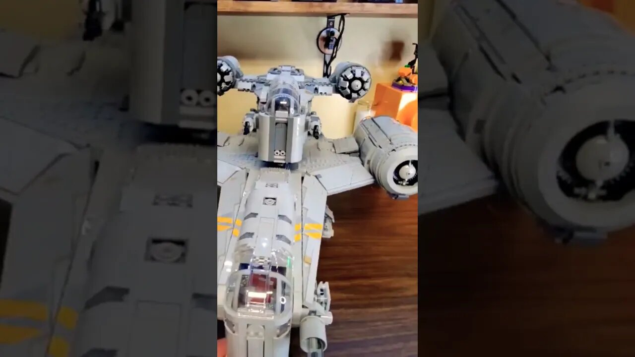 UCS Razor Crest size