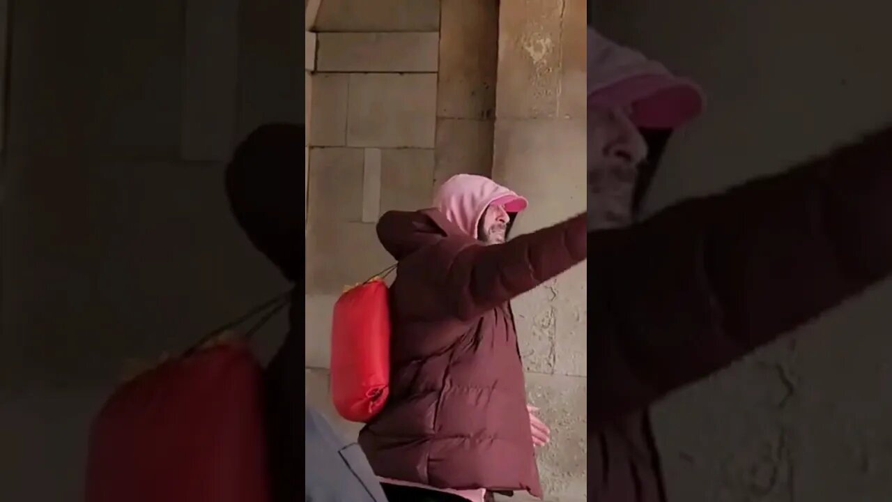 man argues with police #horseguardsparade