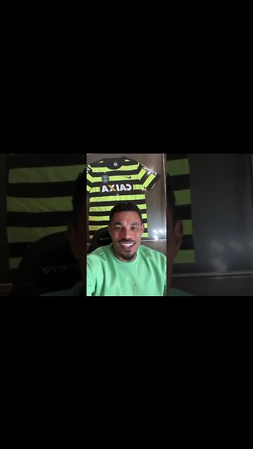 Junior Urso anunciando que voltou para o Coritiba