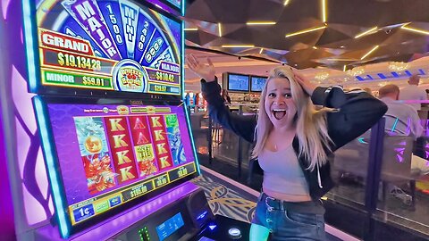 Watch This Before Your Spouse Plays Slots At The Palazzo Las Vegas!