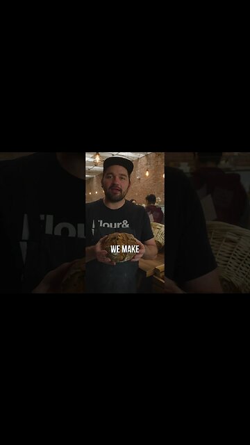 🫒 Green olive sourdough boule #shorts