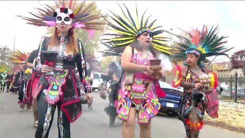 Día de los Muertos ceremony held at peace garden in Denver