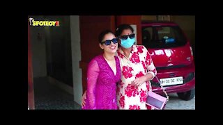 Ankita Lokhande Rushes To Pose For Paps, Forgets To Wear Her Mask But Says She&rsquo