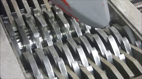 Shredding plastic blade