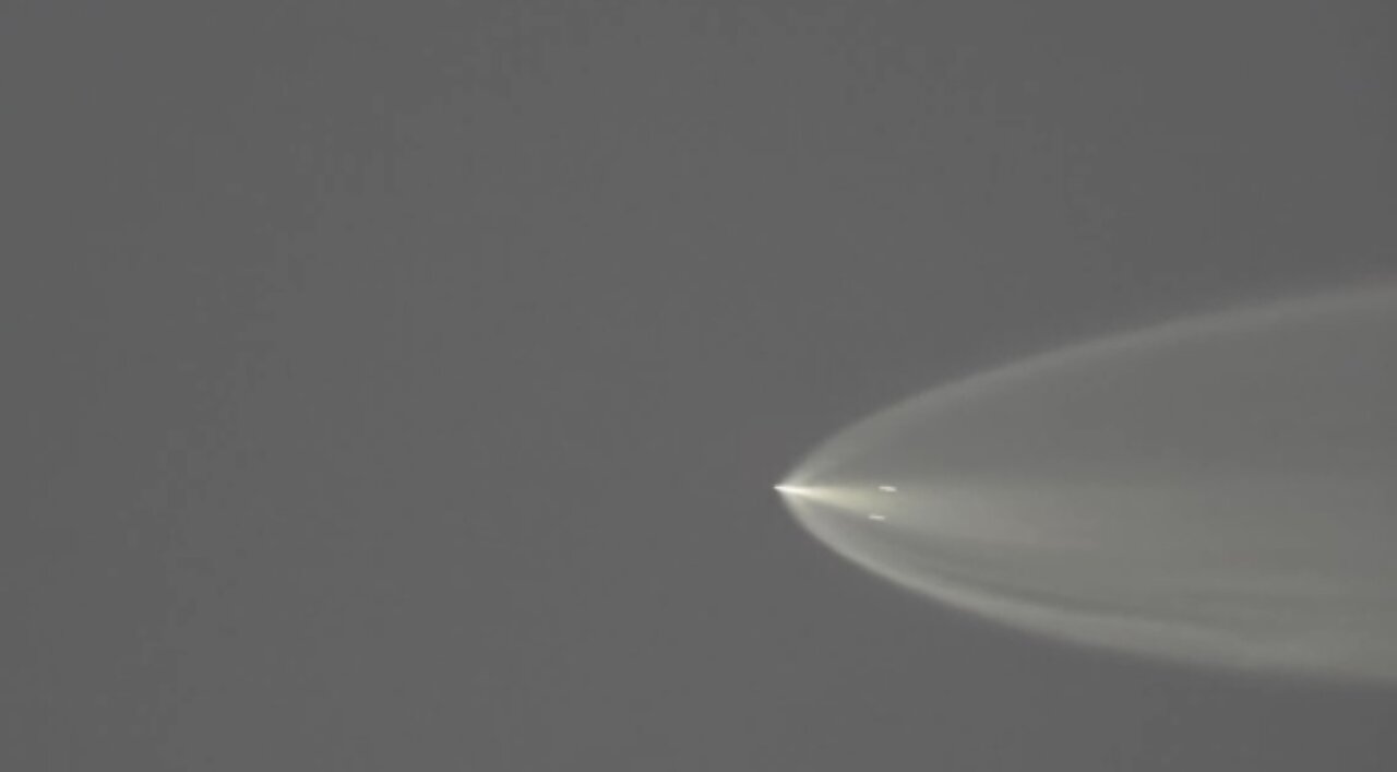 Faking space as rockets fly horizontally