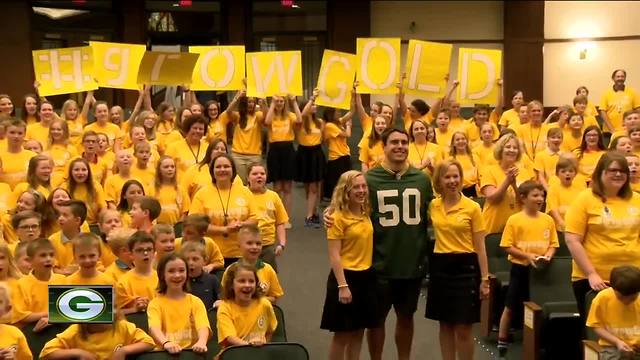 Packers' Blake Martinez visits Pewaukee school during childhood cancer research fundraiser