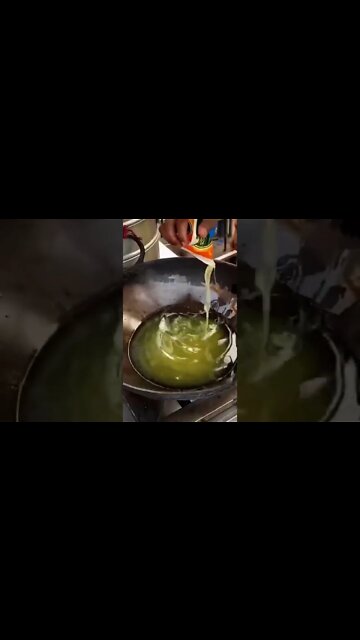 Yummy Spicy Rolls 🤤#UpFoodReview #ytshorts #shorts #Food #Streetfood