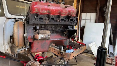 INTERNATIONAL SCOUT II RESTORATION Ep. 11 Body Update and Engine Removal