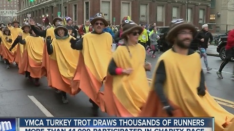 Turkey Trot draws thousands in Buffalo