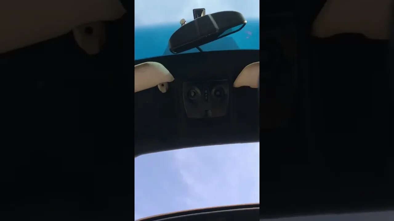 Dog likes to flap her lips in the wind while hood 🏄♂️
