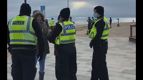 Nazi Cops In Bournemouth Arresting People For Sitting On Benches Outside