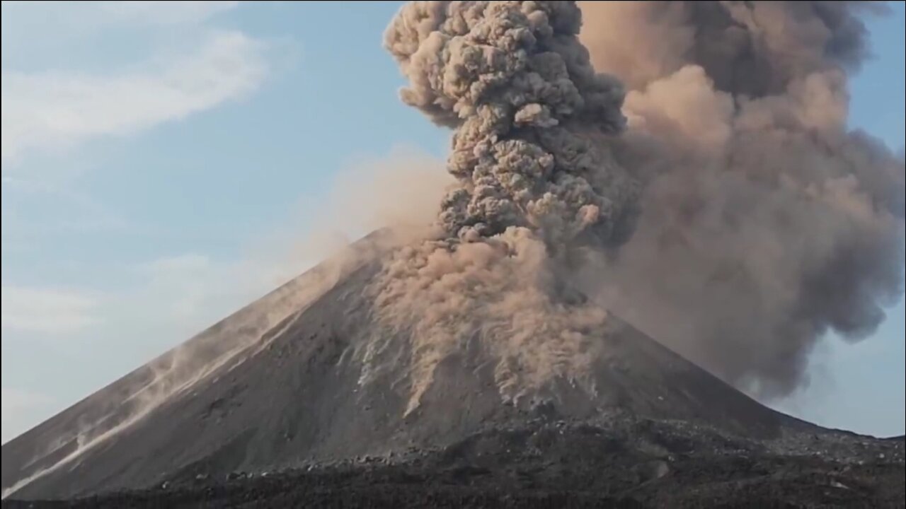 Spectacular Volcano Eruption Footage ; Crazy Huge Explotion