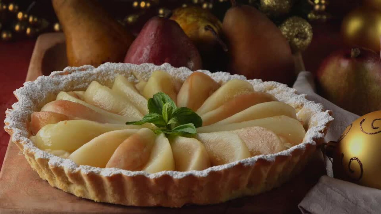 Rustic pear cake with walnut